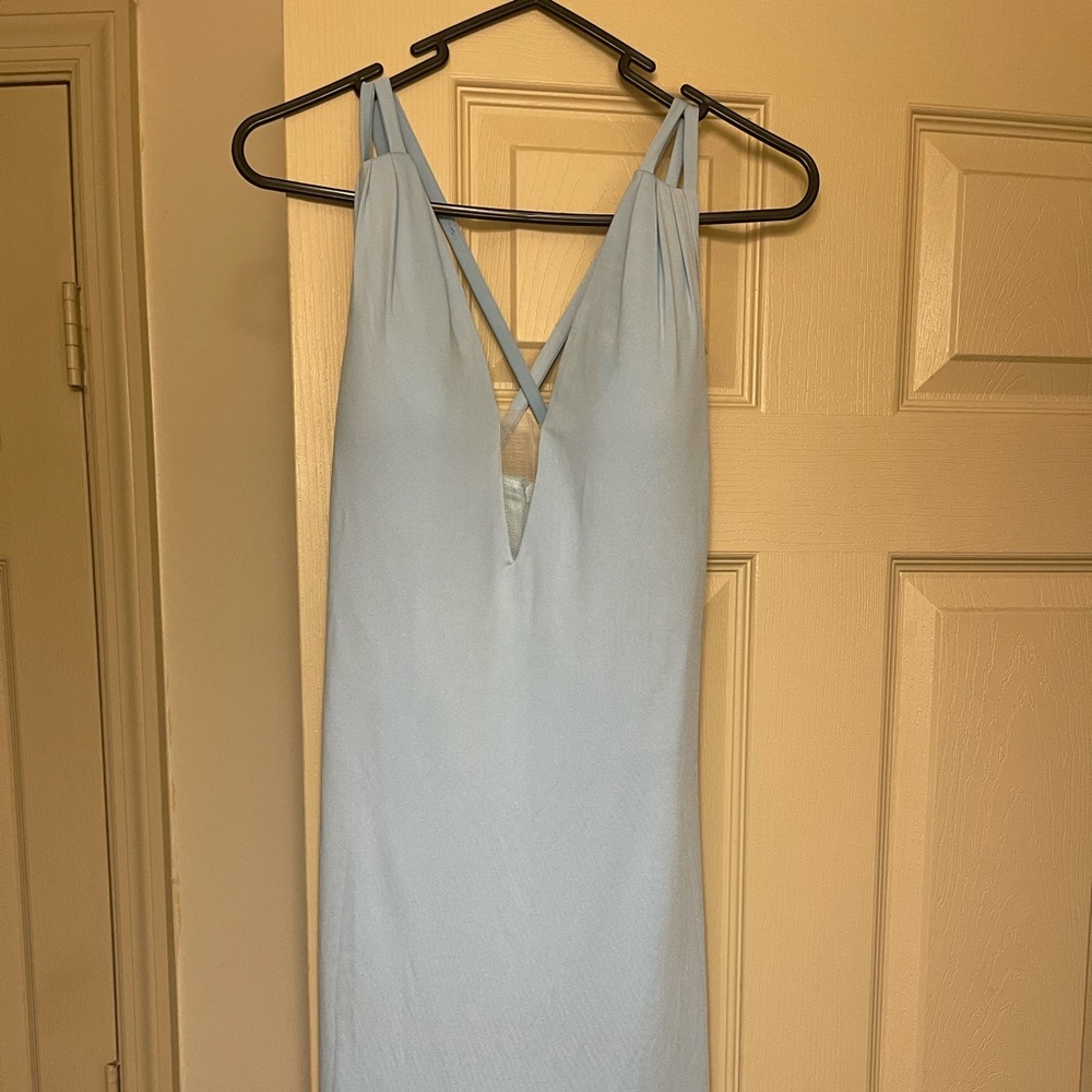this is a size 00 alamour the label gown